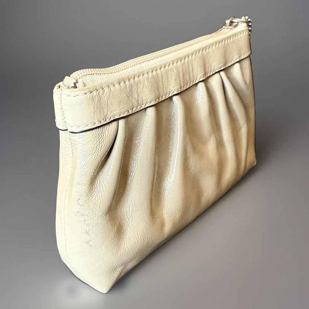 Coach Madison Pleated Patent Leather Wristlet Beige Cream Detachable Strap Y2K